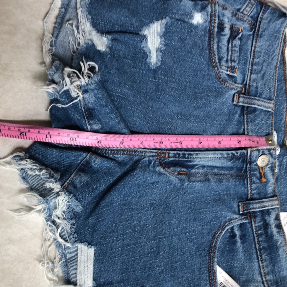 New Old Navy Mid-Rise Ripped Cut-Off Boyfriend Jean Shorts for Women Size 2 - Picture 8 of 8